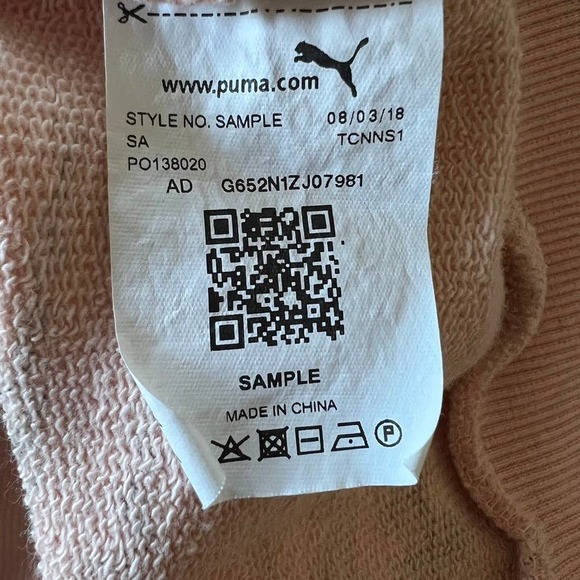 Puma Classics Logo Hoodie Size Small - Picture 11 of 11